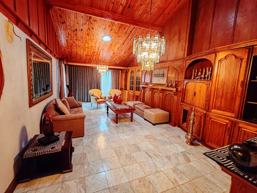 4 Bedroom Property for Sale in Van Der Hoff Park North West